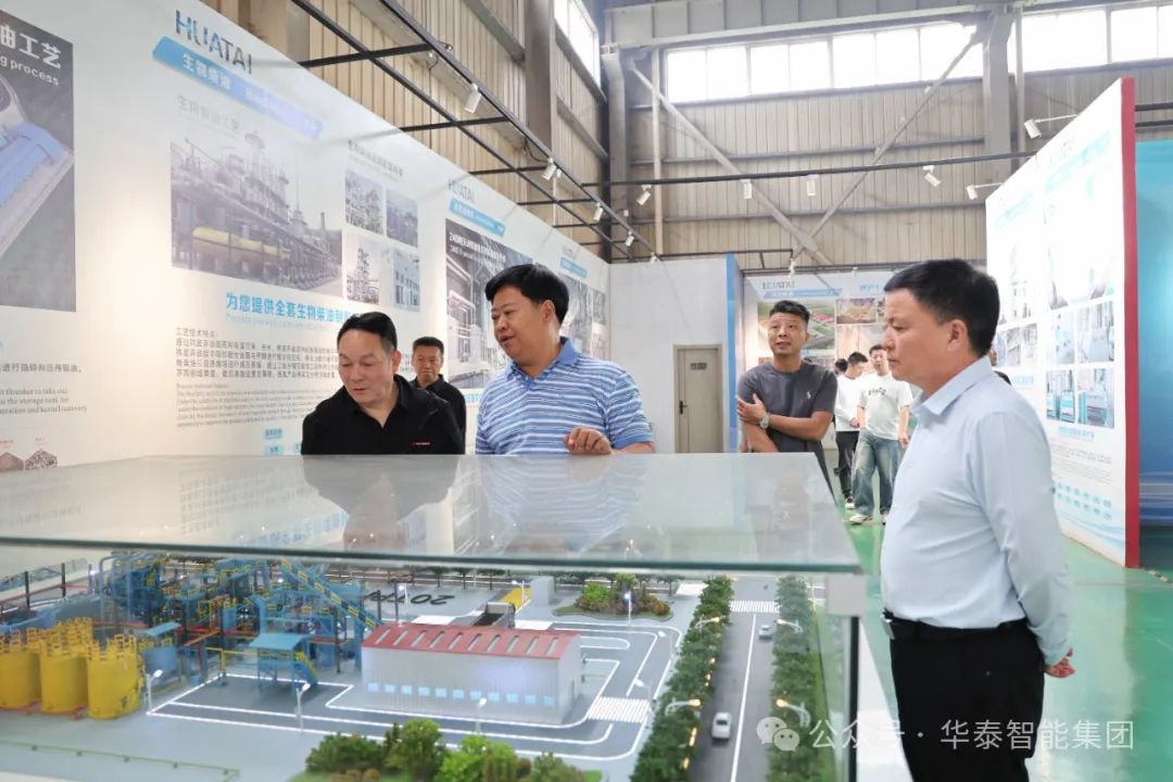 滑縣先進(jìn)制造業(yè)開發(fā)區(qū)領(lǐng)導(dǎo)蒞臨華泰智能裝備集團(tuán)調(diào)研現(xiàn)場照片2